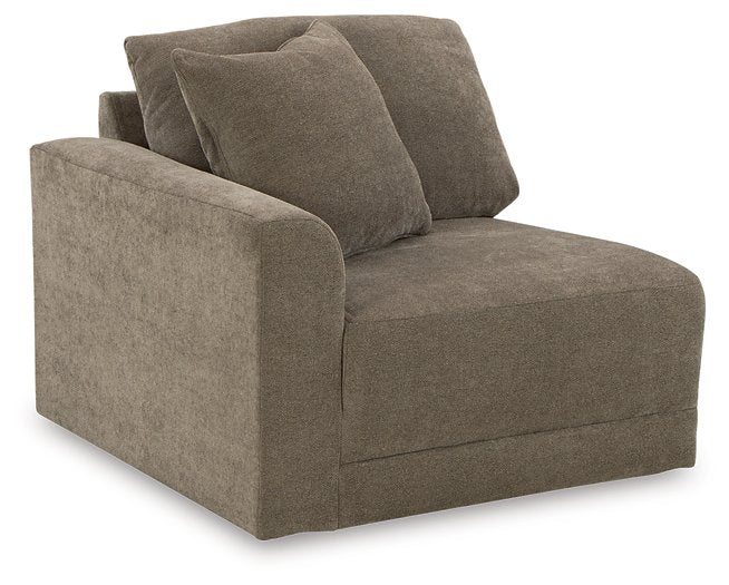 Raeanna Sectional with Chaise