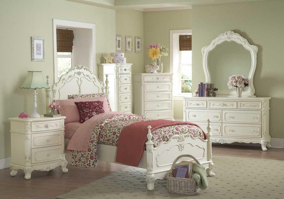 Homelegance Cinderella Full Poster Bed in Antique White